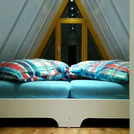 Romantisches Nurdachhaus Im Gruenen Feriehus *