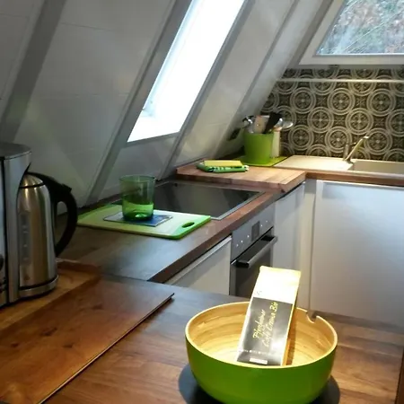 Romantisches Nurdachhaus Im Gruenen Feriehus *